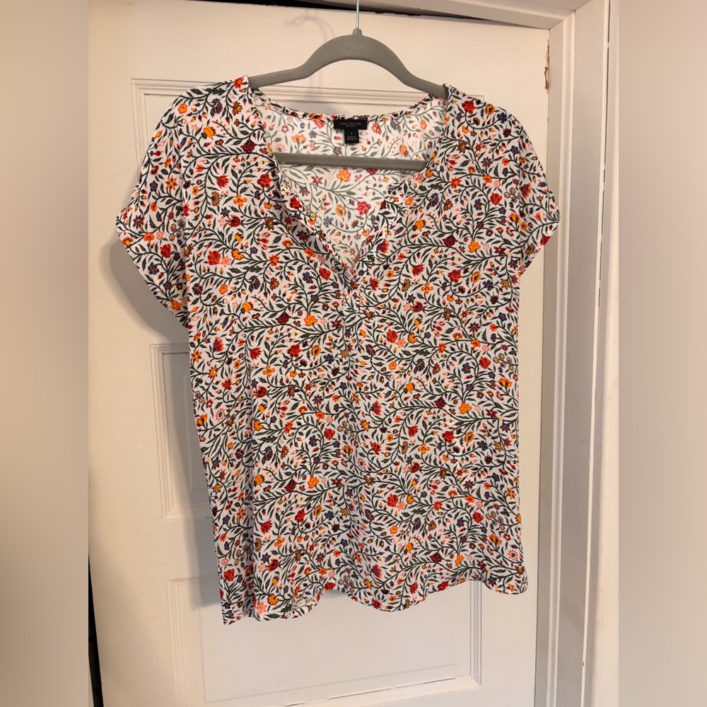 Ann Taylor White Short-Sleeve V-Neck Blouse with Floral Print